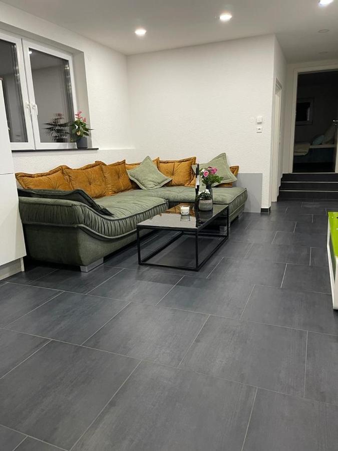 2 Zimmer Wohnung Zur Taegliche Miete ヘッヒンゲン エクステリア 写真