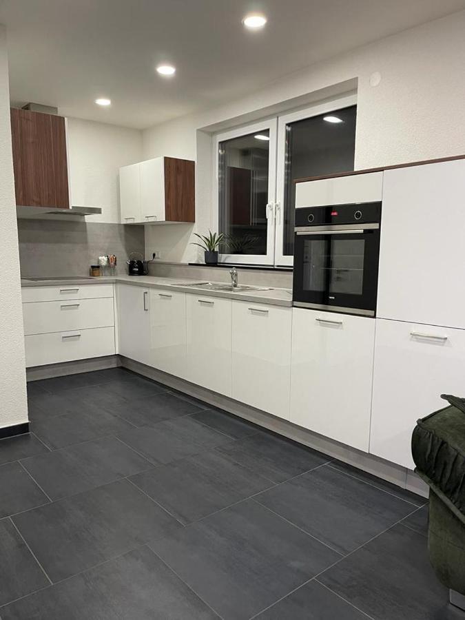 2 Zimmer Wohnung Zur Taegliche Miete ヘッヒンゲン エクステリア 写真