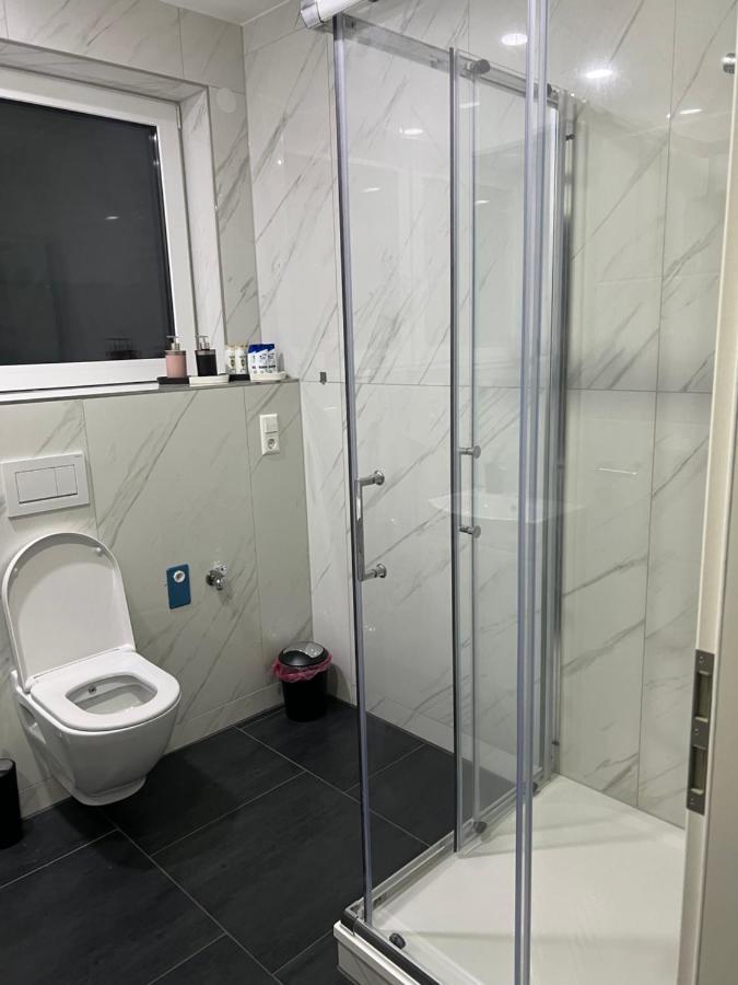 2 Zimmer Wohnung Zur Taegliche Miete ヘッヒンゲン エクステリア 写真