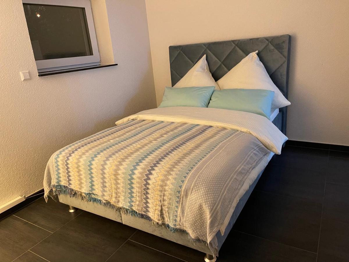 2 Zimmer Wohnung Zur Taegliche Miete ヘッヒンゲン エクステリア 写真